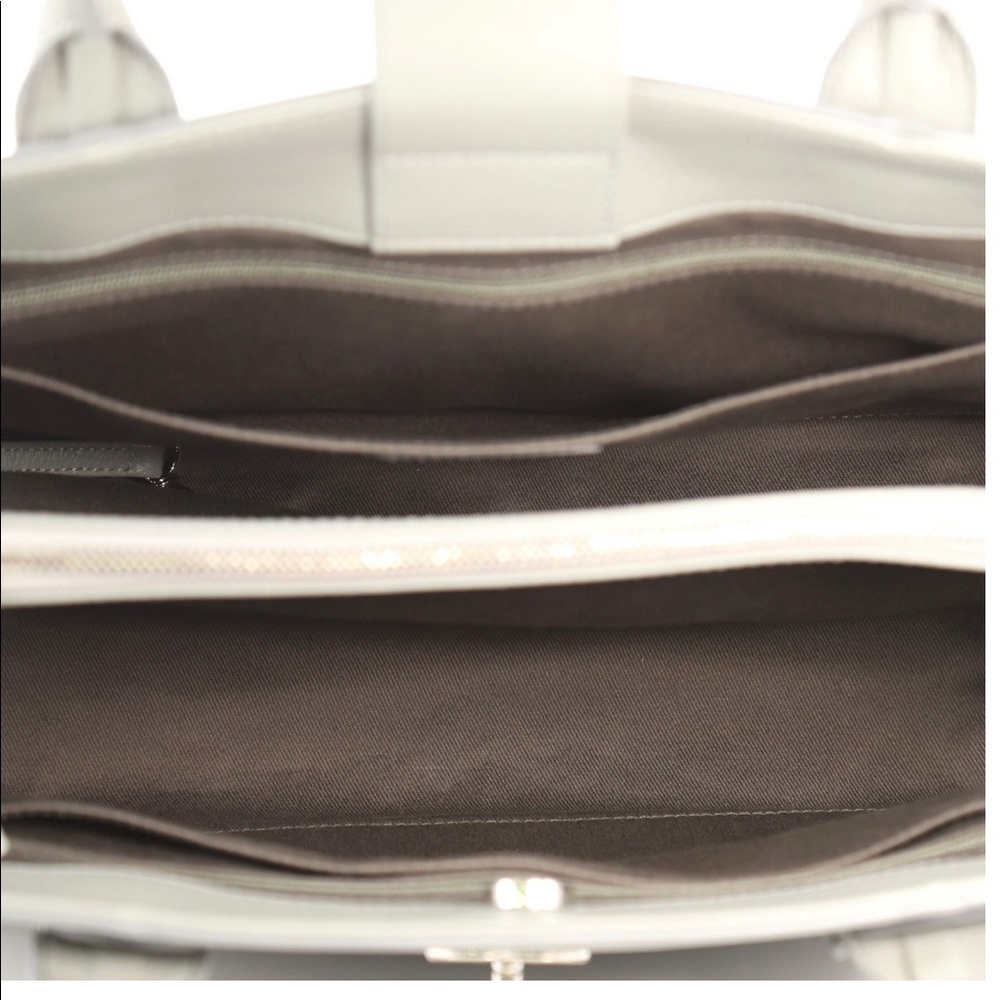 Neo Executive Tote Grained Calfskin Medium - Picture 3 of 4